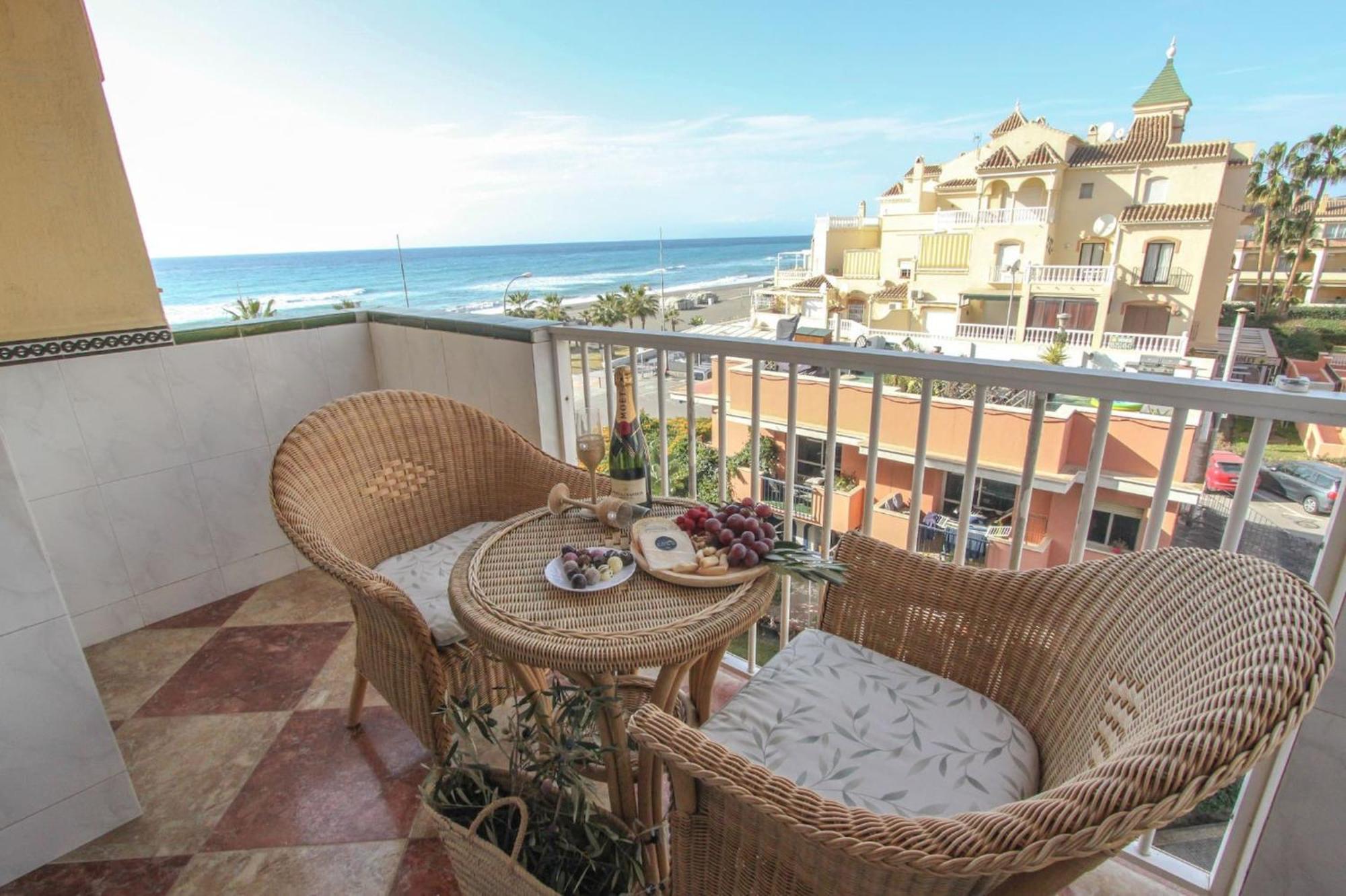 Apartamento Valencia At Home Торокс Екстериор снимка
